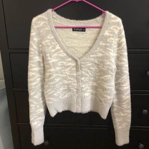 Super cozy and cute Abercrombie sweater